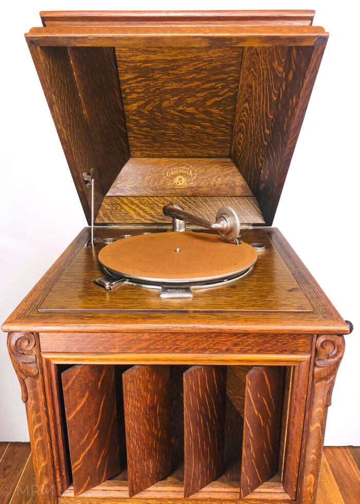 Columbia Grafonola “Mignonette” (Oak) Phonograph c.1917