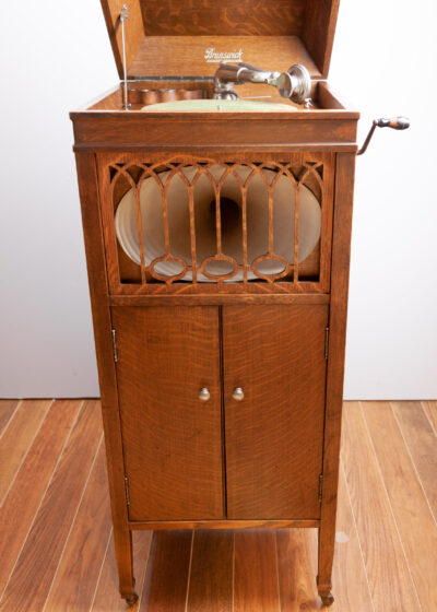 Brunswick 207 Phonograph, Brunswick Oak Phonograph, Brunswick Ultona Phonograph, Brunswick Phonograph with Volume Control, Brunswick Phonograph with Record Storage, Antique Brunswick Phonograph, Vintage Brunswick Phonograph, Edison-Style Phonograph, Victrola-Style Phonograph, Record Player, Gramophone, Phonograph