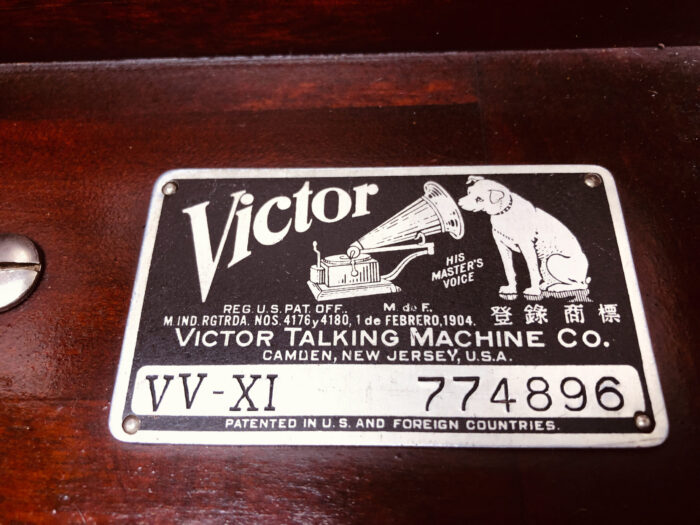 1918 Victrola VV-XI @Maison Robert Minneapolis