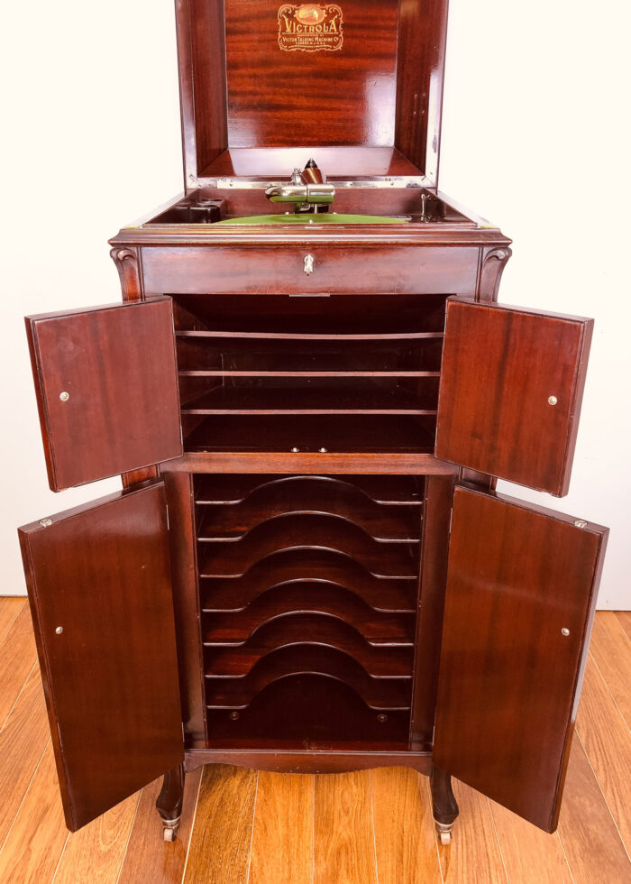 Victrola phonograph, antique phonograph, record player, Maison Robert, vintage phonograph, Edison Victrola, phonograph for sale, buy phonograph, Victrola dealer, phonograph repair, Victrola parts, phonograph accessories