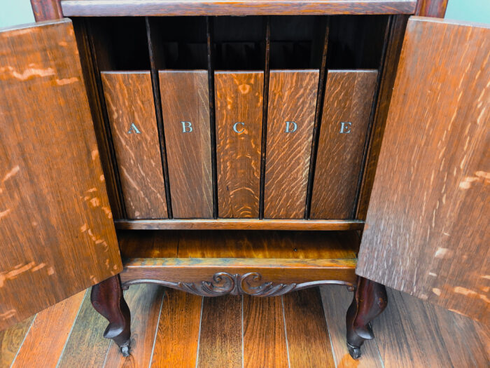 Brunswick Model 17 c.1918 Oak@Maison Robert Minneapolis